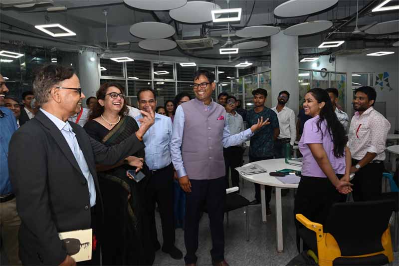 रायपुर : 16वें वित्त आयोग के प्रतिनिधि मंडल ने देर रात पहुंचकर नालंदा परिसर का किया अवलोकन