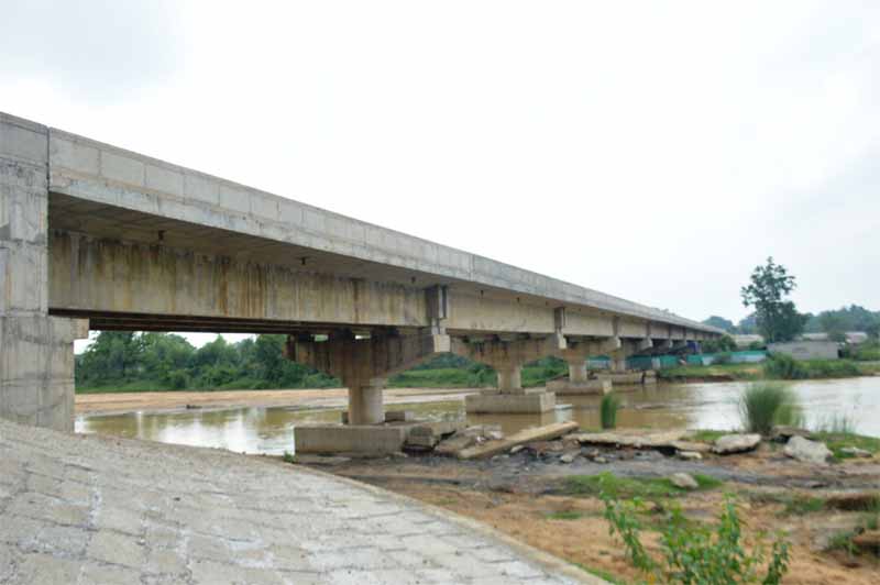 रायपुर : छिंदई नदी में बना उच्च स्तरीय पुल, ग्रामीणों के लिए आवागमन का रास्ता गया खुल