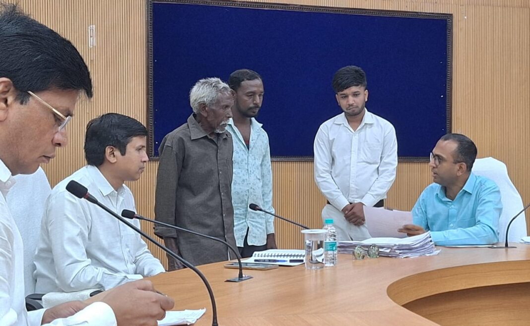 KORBA : कलेक्टर ने जनचौपाल में सुनी आमजनों की समस्याएं