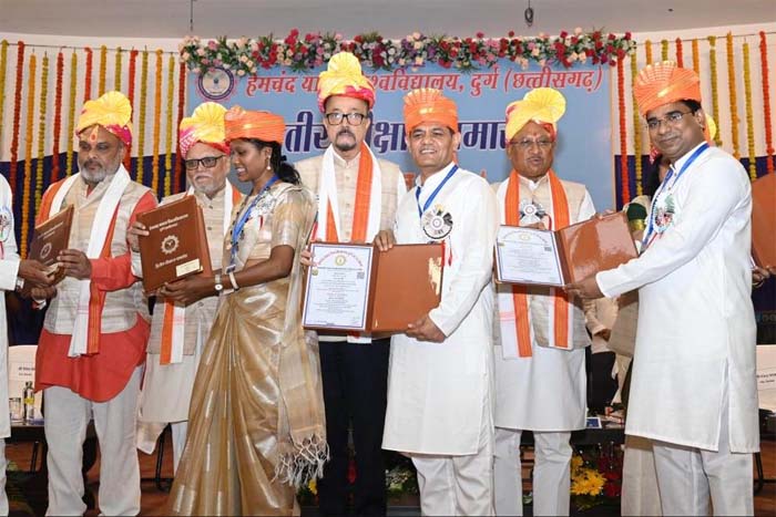 रायपुर : जीवन के नये क्षेत्र में कदम रखने और महत्वपूर्ण निर्णय लेने का क्षण – राज्यपाल डेका