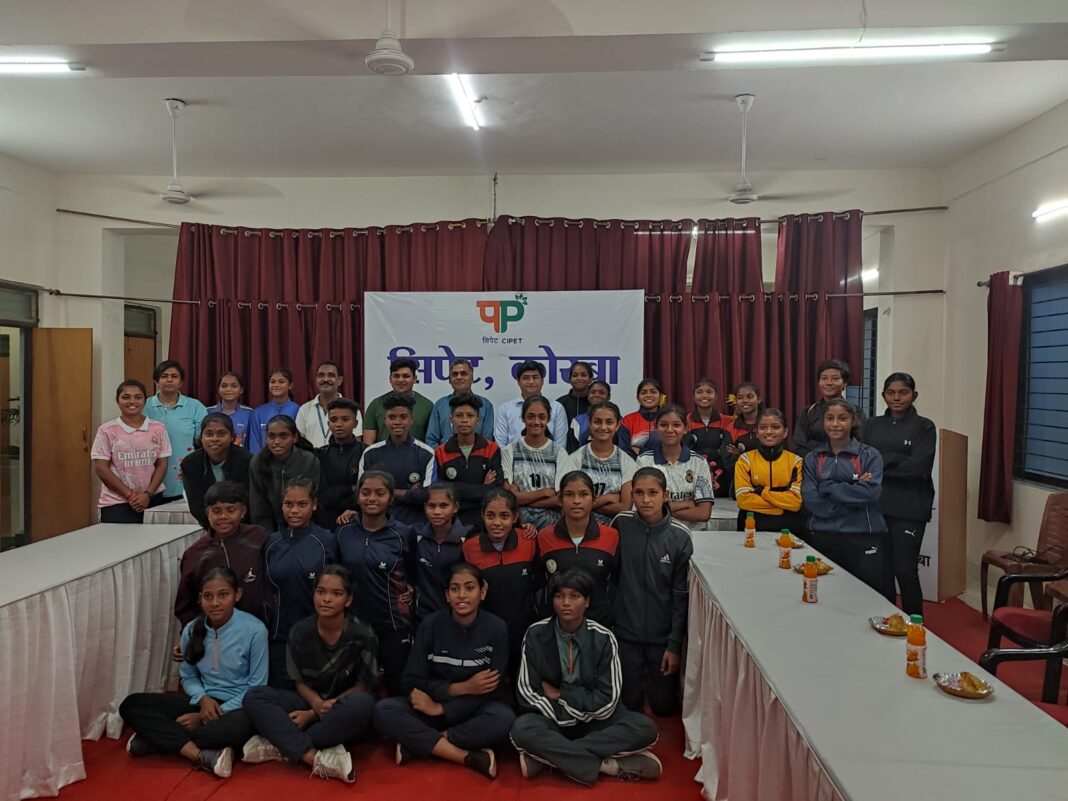 KORBA : भविष्य की चैंपियनों को सशक्त बनाना : NTPC कोरबा और छत्तीसगढ़ फुटबॉल संघ ने राज्य-व्यापी महिला फुटबॉल चैम्पियनशिप और कोचिंग कैंप का समापन किया