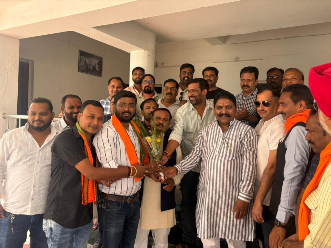 KORBA : भाजपा जिलाध्यक्ष मनोज शर्मा के नेतृत्व में पाली के एक कांग्रेस और एक निर्दलीय पार्षद भाजपा में शामिल