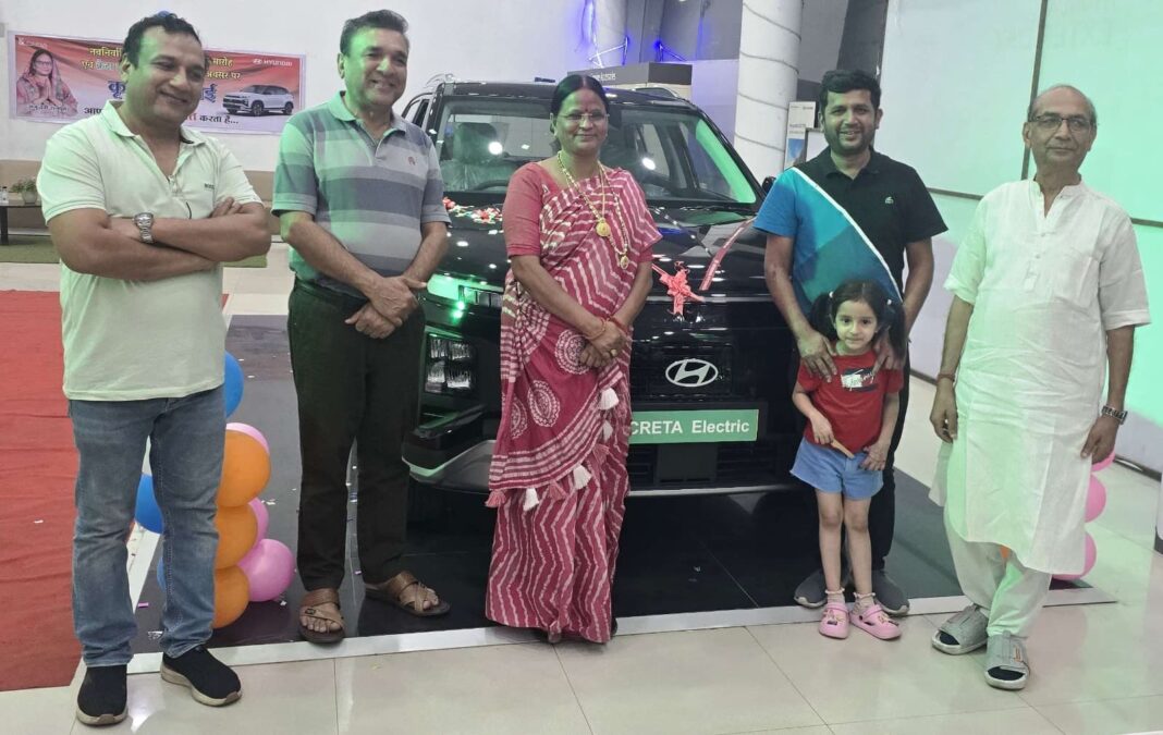 KORBA : महापौर के कर-कमलों से हुई कृष्णा हुंडई में नई क्रेटा इलेक्ट्रिक कार की भव्य लॉन्चिंग