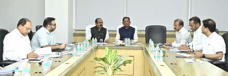 रायपुर : तेजी से कार्य करते हुए अच्छी गुणवत्ता के साथ समय-सीमा में सड़कों, पुल-पुलियों व भवनों के निर्माणकार्य करें पूर्ण – विष्णु देव साय