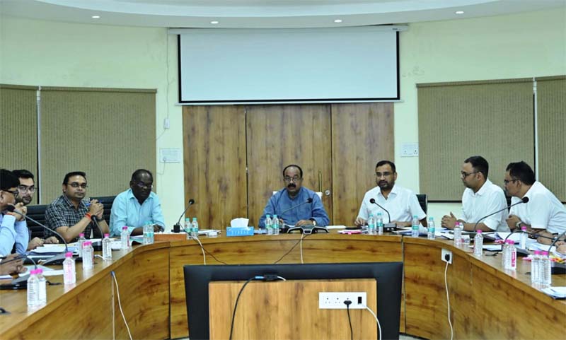 रायपुर : एक्शन-प्लान बनाकर अपूर्ण कार्यों को समय-सीमा में पूर्ण करें – अरुण साव