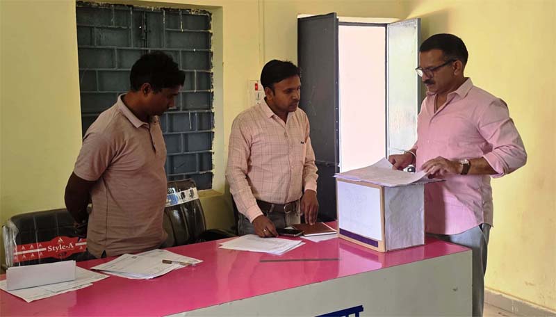 रायपुर : सुशासन तिहार 2025 : गांव-गांव शहर-शहर में लगी समाधान पेटी