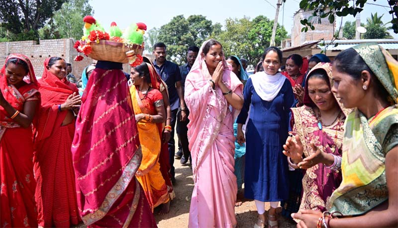 रायपुर : सुशासन तिहार में दिखा जनसेवा का जज्बा