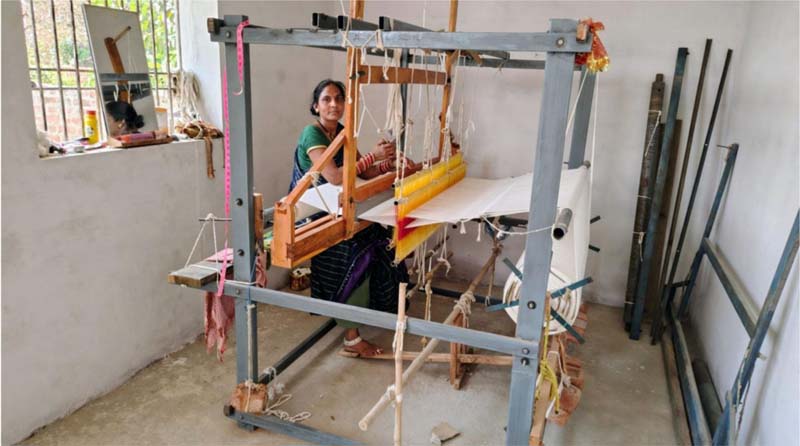 रायपुर : महिलाओं के हुनर को मिल रही नई पहचान : आत्मनिर्भरता की ओर बढ़ते कदम