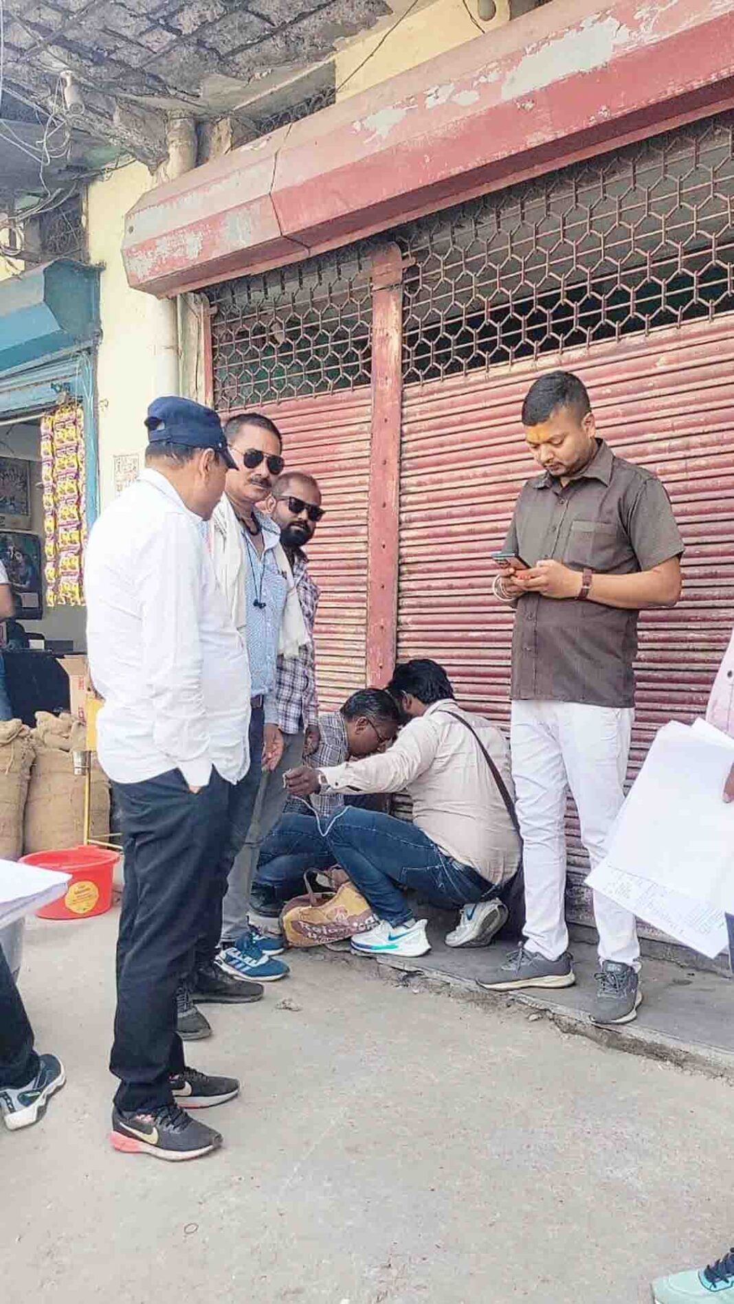 KORBA : वार्ड क्र. 06 में बकायादार की सम्पत्ति को निगम ने किया सील, उन पर 01 लाख 63 हजार रू. की कर राशि है बकाया