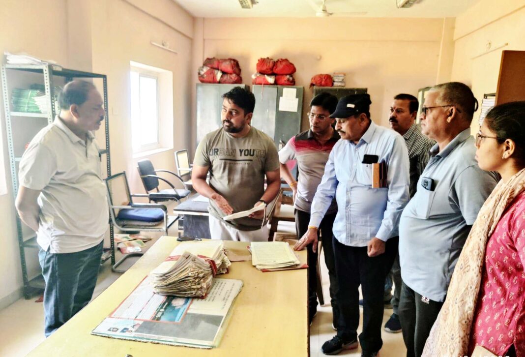 KORBA : आमजन की सुविधा के अनुरूप, सुनिश्चित कराएं जोन कार्यालय की व्यवस्था, समस्याओं का किया जाए तत्काल निराकरण – आयुक्त