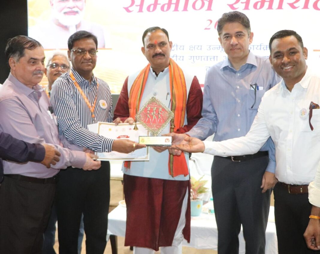 रायपुर : मुख्यमंत्री विष्णुदेव साय की सरकार स्वास्थ्य सेवाओं को लेकर है सजग और प्रतिबद्ध : स्वास्थ्य मंत्री श्याम बिहारी जायसवाल