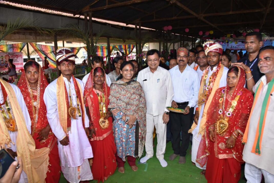 रायपुर : मुख्यमंत्री कन्या विवाह योजना के तहत 48 जोड़े परिणय सूत्र में बंधे