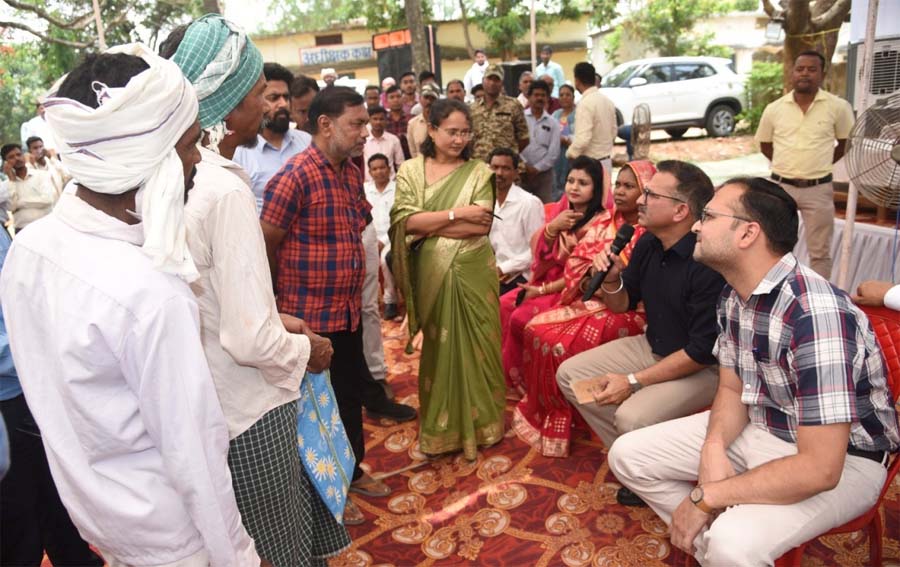 रायपुर : समाधान शिविर करौली व सकालो में जनसमस्याओं का हुआ त्वरित निराकरण