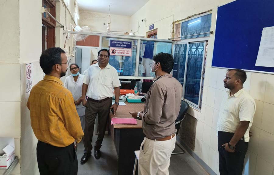 रायपुर : कमिश्नर बस्तर डोमन सिंह का छिंदगढ़ दौरा