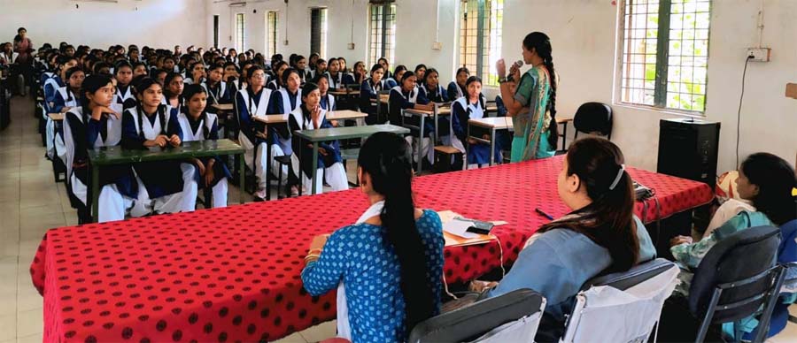रायपुर : बेटी बचाओ-बेटी पढ़ाओ योजना के तहत बालिकाओं को मिली सुरक्षा और शिक्षा का संदेश