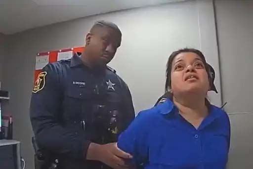 अमेरिका में भारतीय महिला पर चोरी का आरोप, सुपरमार्केट में 7 घंटे बिताए, बिना पेमेंट ₹1 लाख का सामान लेकर निकल रही थी