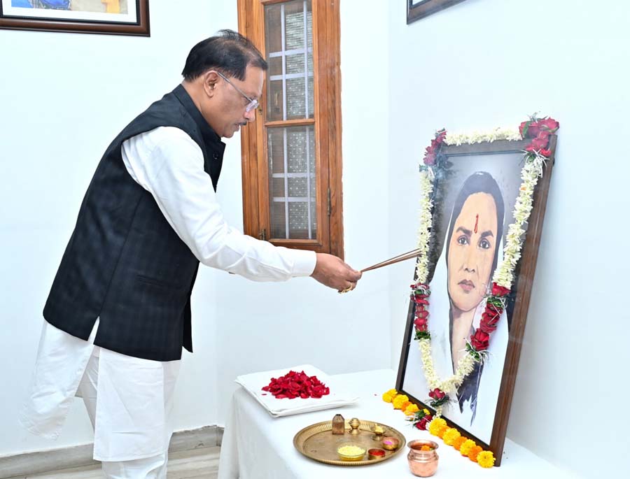 रायपुर : मुख्यमंत्री साय ने छत्तीसगढ़ की पहली महिला सांसद मिनीमाता की पुण्यतिथि पर उनके अविस्मरणीय योगदान को किया नमन