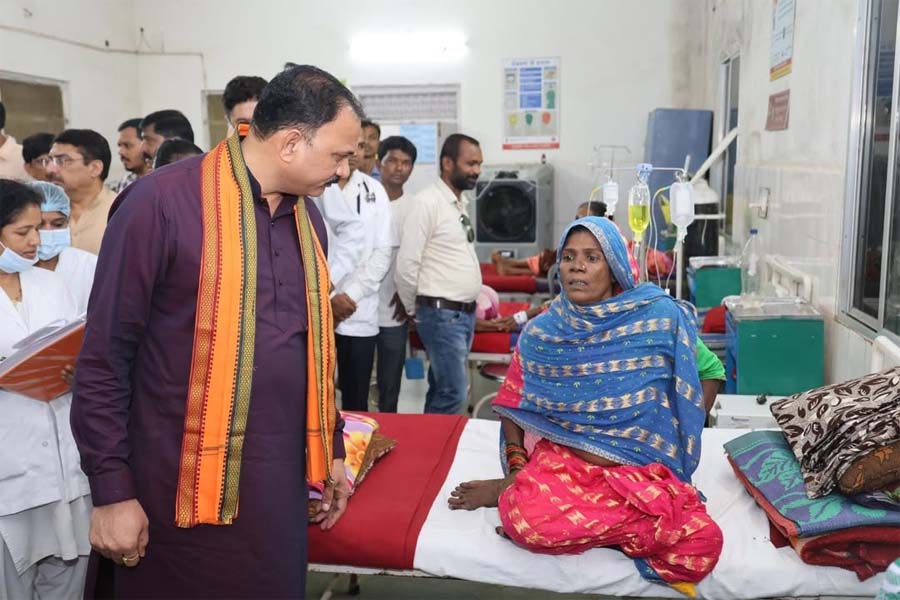 रायपुर : स्वास्थ्य मंत्री जायसवाल ने कोण्डागांव व फरसगांव में शासकीय अस्पतालों का किया निरीक्षण