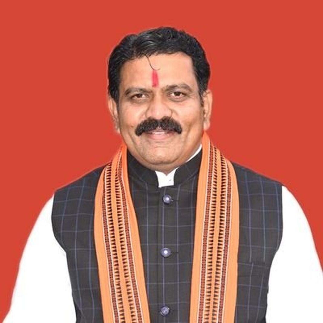 रायपुर : रक्षाबंधन पर दंतेवाड़ा और सुकमा में एक नया इतिहास रचेंगे उपमुख्यमंत्री विजय शर्मा, आत्मसमर्पित नक्सली महिलाएं और ‘दंतेश्वरी फाइटर्स’ की कमांडो बाँधेंगी राखी