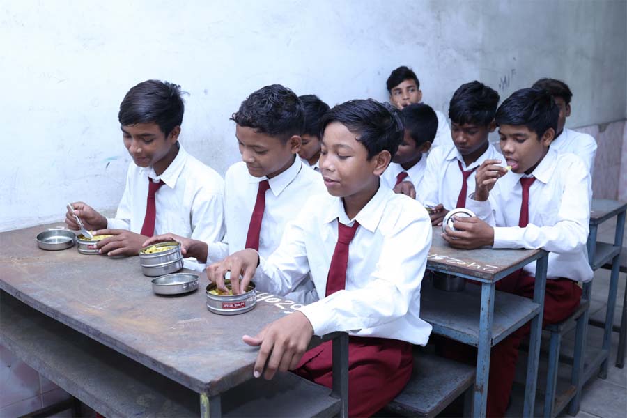 रायपुर : पोषण की पहल : हाई स्कूल के छात्रावासी बच्चों को अब स्कूल में मिलेगा पौष्टिक भोजन