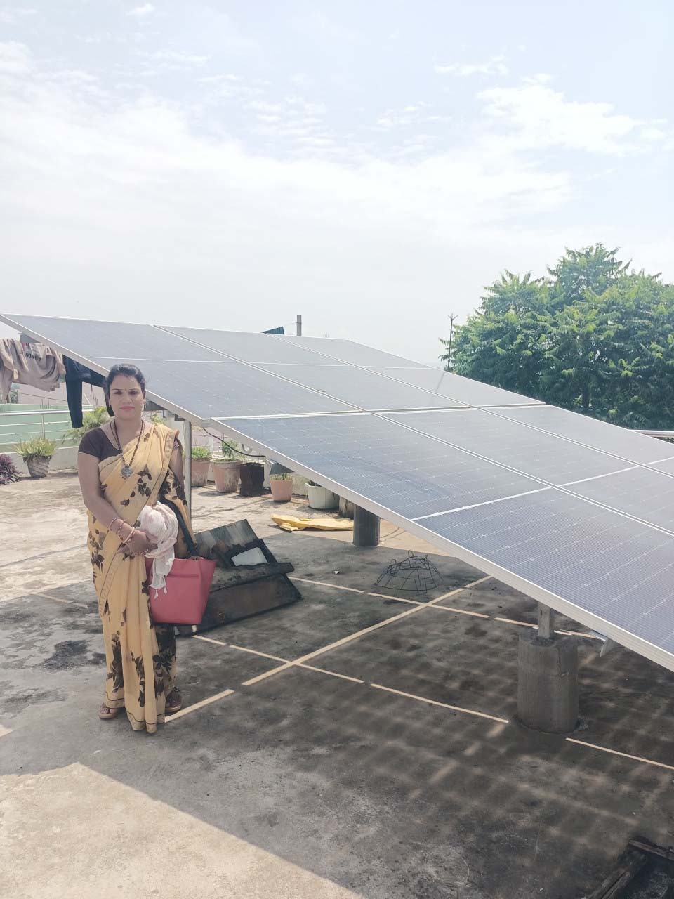 रायपुर : पीएम सूर्य घर से रोशन हो रहा अकत राम ध्रुव का घर