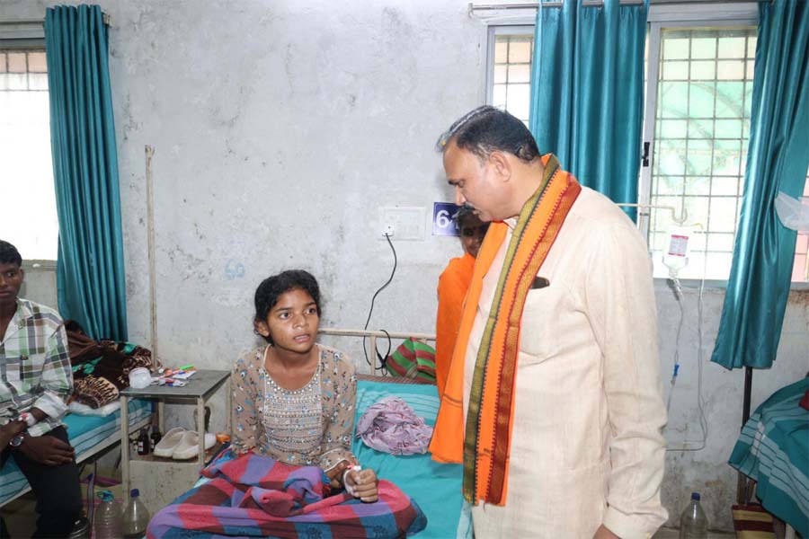 रायपुर : स्वास्थ्य मंत्री जायसवाल ने बोदली उप स्वास्थ्य केन्द्र का किया निरीक्षण