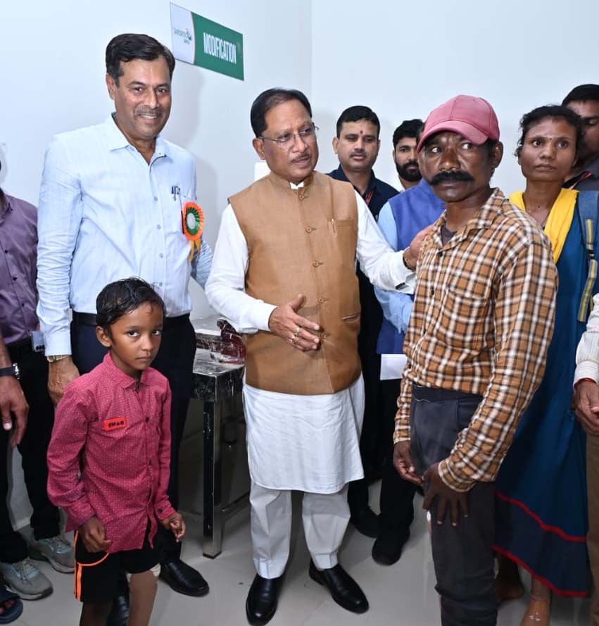 रायपुर : कृत्रिम पैर मिलने से दिव्यांगों को मिली जीने की नई राह