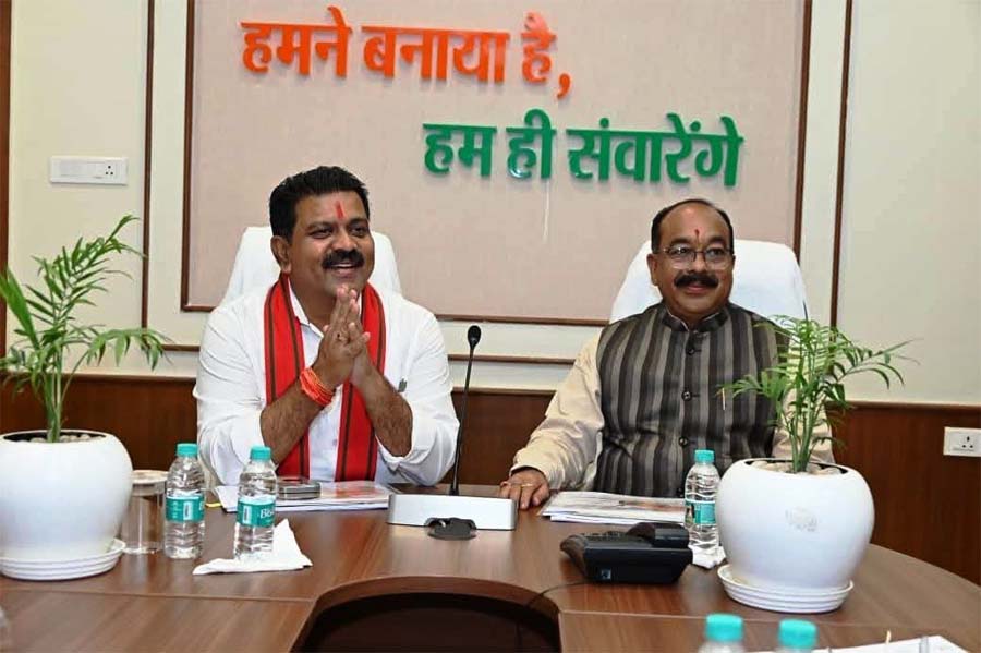 रायपुर : करसाय ता बस्तर बरसाय ता बस्तर : उप मुख्यमंत्री द्वय अरुण साव और विजय शर्मा ने बस्तर ओलंपिक की तैयारियों की समीक्षा की