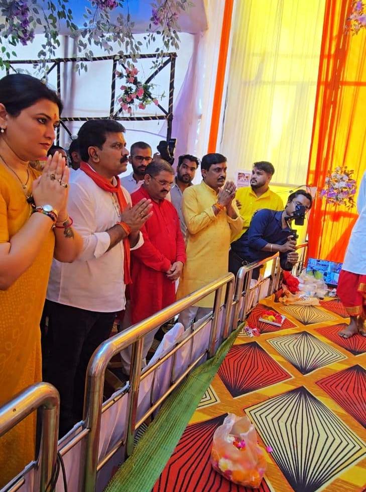 रायपुर : श्रद्धा और शक्ति के प्रतीक नवरात्र में माँ दुर्गा की आराधना कर उपमुख्यमंत्री शर्मा ने दिया सद्भाव का संदेश