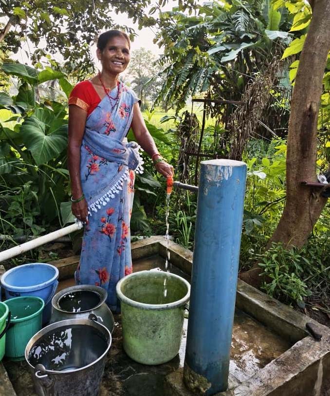 रायपुर : जल जीवन मिशन ने बदली जिंदगी : पहले सुबह का अधिकांश समय पानी के इंतजाम में ही निकल जाता था, पर अब घर पहुंच रहा पानी