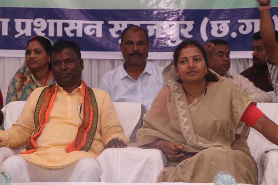 रायपुर : मंत्री लक्ष्मी राजवाड़े के मुख्य आतिथ्य में सेवा पखवाड़ा के तहत दिव्यांगजनों एवं वरिष्ठजनों का सम्मान