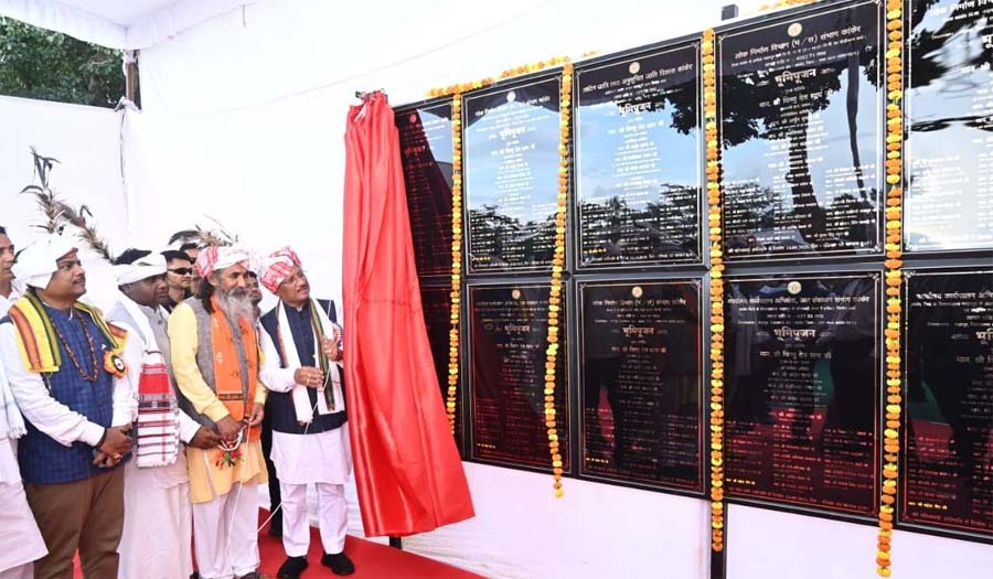 रायपुर : मुख्यमंत्री साय ने नरहरपुर में किया 75.31 करोड़ रुपए के 11 निर्माण कार्यों का भूमिपूजन