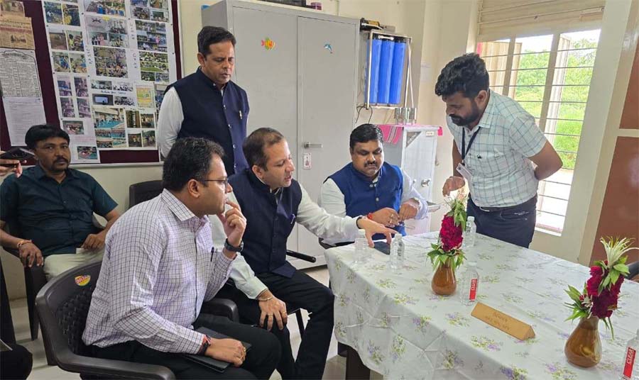 रायपुर : शिक्षा मंत्री गजेंद्र यादव ने गुजरात के विद्या समीक्षा केंद्र का किया निरीक्षण
