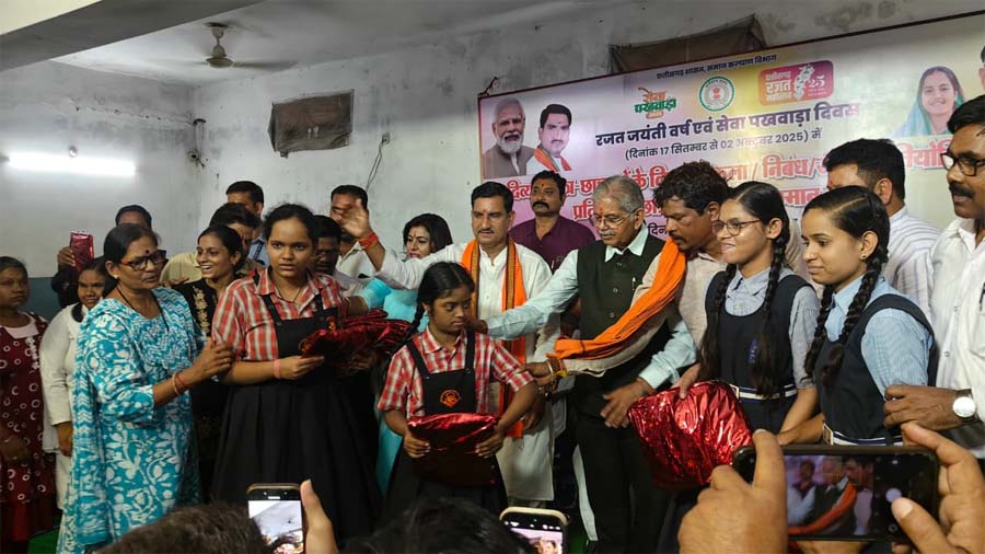 रायपुर : केंद्रीय राज्य मंत्री तोखन साहू ने तिफरा में किया सेवा पखवाड़ा का शुभारंभ