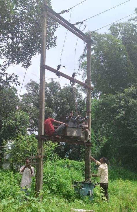 रायपुर : मुख्यमंत्री कैंप कार्यालय की पहल पर ग्राम बोड़ालता में बदला गया ट्रांसफार्मर