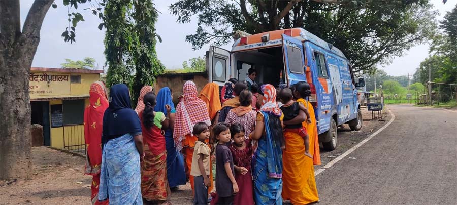 रायपुर : ‘‘स्वस्थ नारी, सशक्त परिवार अभियान‘ अंतर्गत सुदूर अंचलों तक पहुँची विशेषज्ञ स्वास्थ्य सेवाएँ