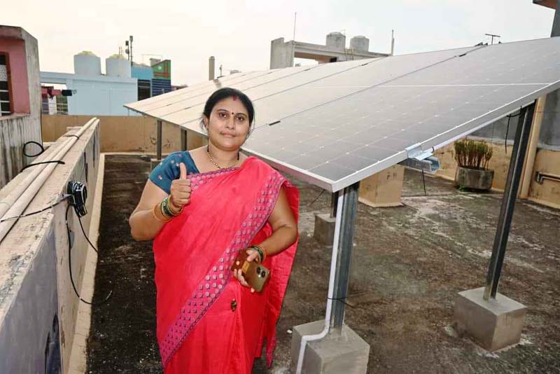 रायपुर : पीएम सूर्यघर मुफ्त बिजली योजना से प्रतिभा को मिली बिजली बिल के बोझ से मुक्ति