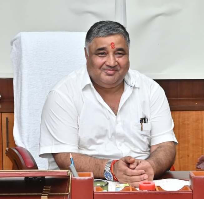 रायपुर : पर्यटन एवं संस्कृति मंत्री राजेश अग्रवाल ने ली विभागीय समीक्षा बैठक