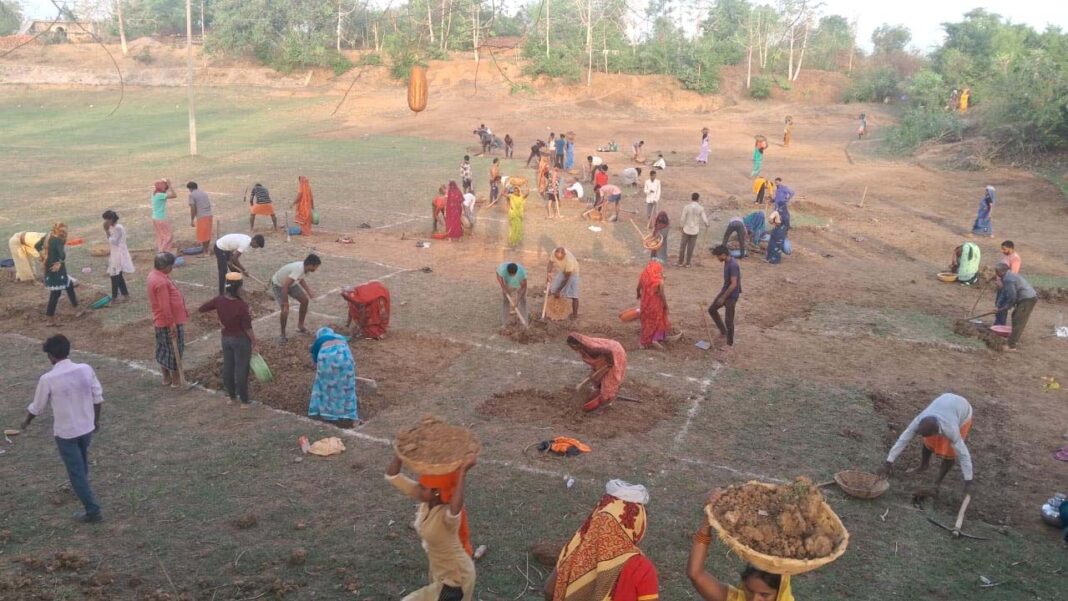 रायपुर : मनरेगा श्रमिकों को रोजगार देने में बिलासपुर जिला प्रदेश में अव्वल