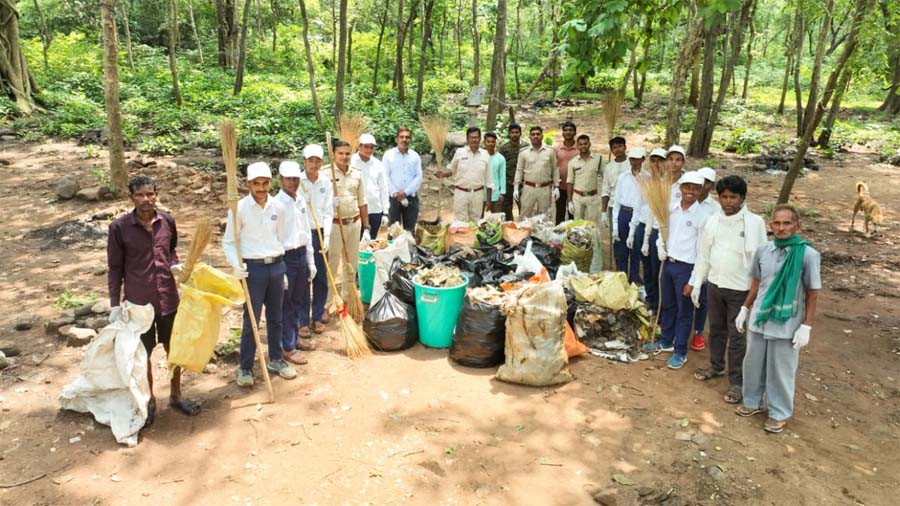 रायपुर : अंतर्राष्ट्रीय साक्षरता दिवस पर तुरतुरिया पर्यटन स्थल हुआ प्लास्टिक मुक्त धाम