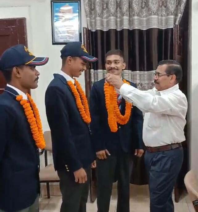 रायपुर : ऑल इंडिया नेवल कैंप से लौटे कैडेट्स का छत्तीसगढ़ महाविद्यालय में हुआ स्वागत