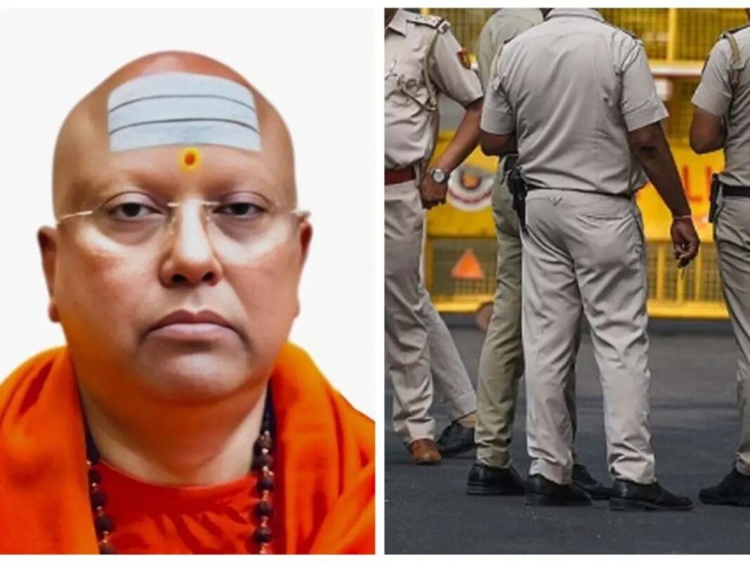 नई दिल्ली: यौन शोषण केस… छात्राओं को ‘I Love You’ मैसेज भेजा, कपड़ों और बालों की तारीफ करता था, रात में कमरे में बुलाया; आरोपी स्वामी चैतन्यानंद फरार