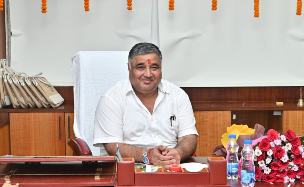 रायपुर : पर्यटन एवं संस्कृति मंत्री राजेश अग्रवाल ने मंत्रालय में कामकाज संभाला