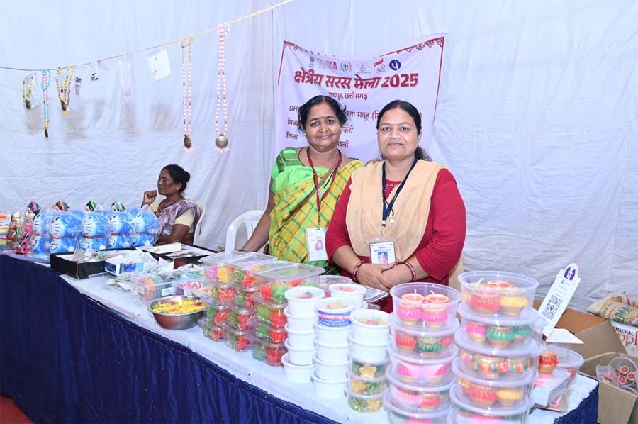 रायपुर : सरस मेला 2025 में 17 राज्यों की स्व सहायता समूह की महिलाओं ने लिया भाग