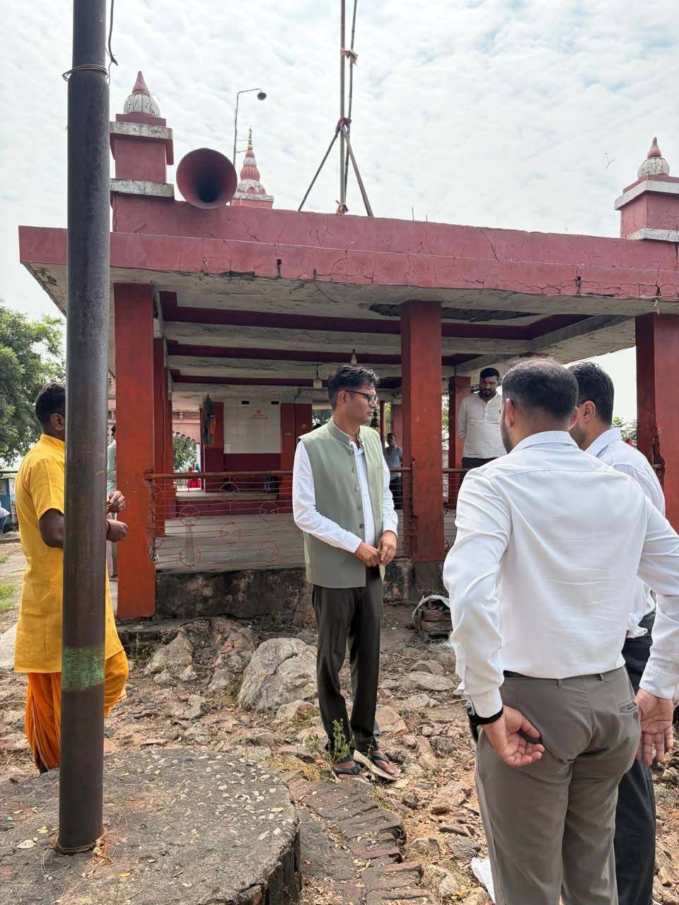 रायपुर : वित्त मंत्री ओ.पी.चौधरी ने किया गजमार पहाड़ के सौंदर्यीकरण कार्यों का निरीक्षण