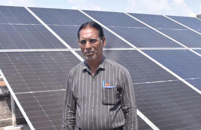 रायपुर : गिरधर देवांगन का घर बना मिनी पावरहाऊस