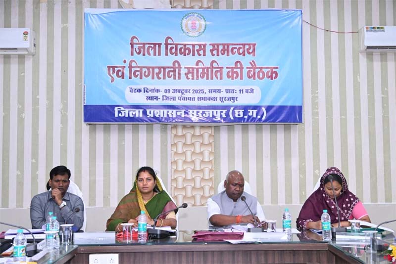 रायपुर : जनसेवा ही हमारा संकल्प – मंत्री लक्ष्मी राजवाड़े ने जनदर्शन में सुनी जनता की समस्याएँ, त्वरित निराकरण के दिए निर्देश