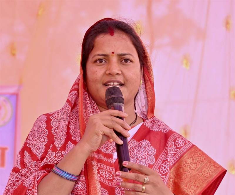 रायपुर : महिला एवं बाल विकास मंत्री लक्ष्मी राजवाड़े ने स्व-सहायता समूहों से किया सीधा संवाद