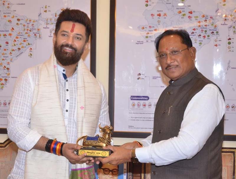 रायपुर : मुख्यमंत्री विष्णुदेव साय की केंद्रीय मंत्री चिराग पासवान के साथ अहम मुलाकात, राज्य में खाद्य प्रसंस्करण को मिलेगी नई दिशा