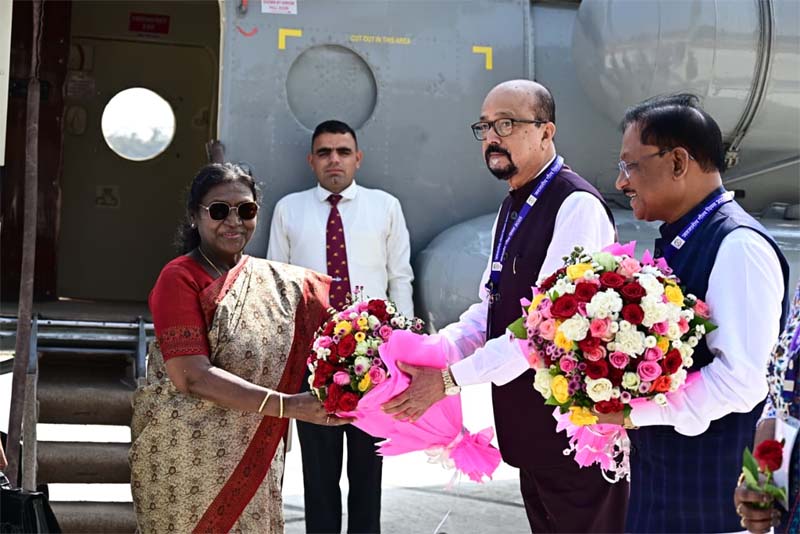 रायपुर : राष्ट्रपति मुर्मु का अंबिकापुर में आत्मीय स्वागत